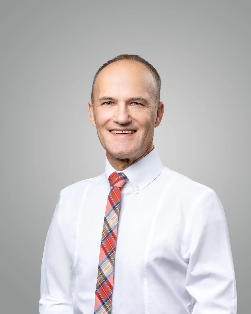 Prof. hos. Dr. med. Jürgen Fischer – Facharzt für Orthopädie und Unfallchirurgie, Facharzt für physikalische und rehabilitative Medizin